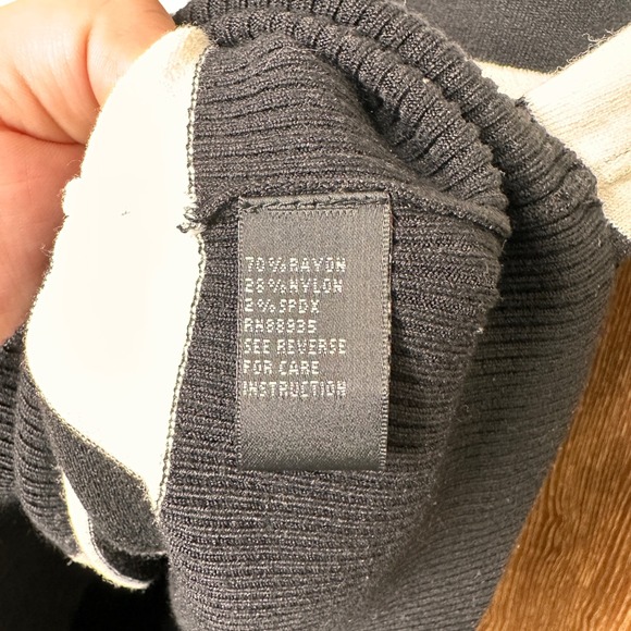 NWT Michelle Nicole Deep V Neck Sweater Women's Black White Striped Long Sleeve - Picture 6 of 8